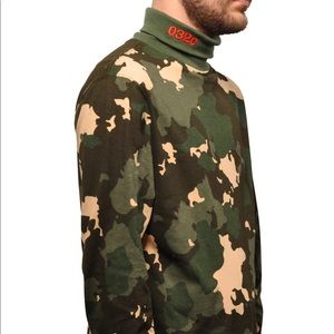 032c WWTB Turtleneck Camouflage